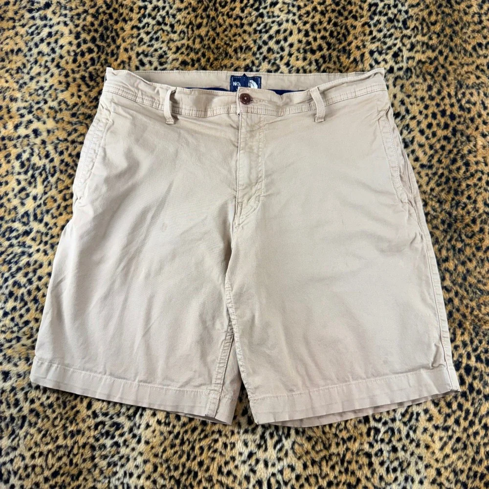 The North Face Mens Khaki Chino Hiking Shorts Size 34 Regular Tan Utility 1243